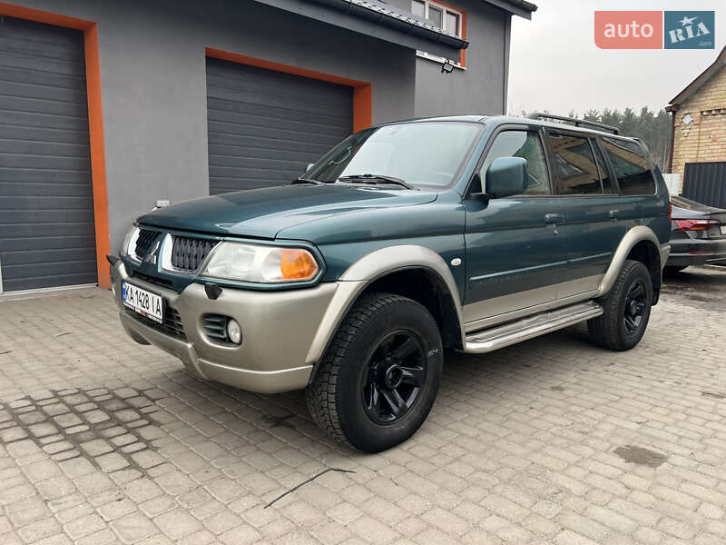2005 mitsubishi pajero sport