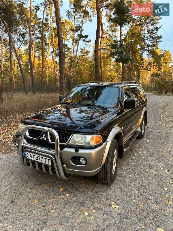 2005 mitsubishi pajero sport