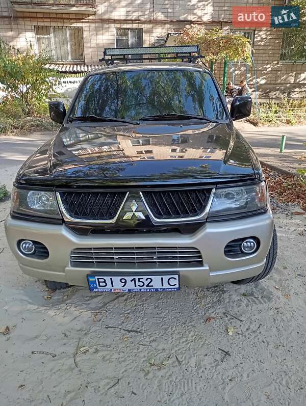 2005 mitsubishi pajero