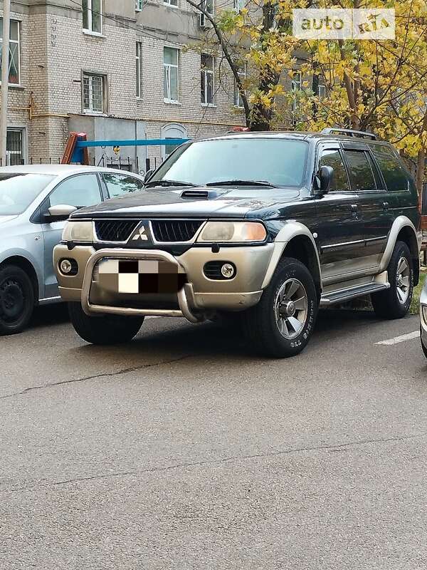 2005 mitsubishi pajero sport