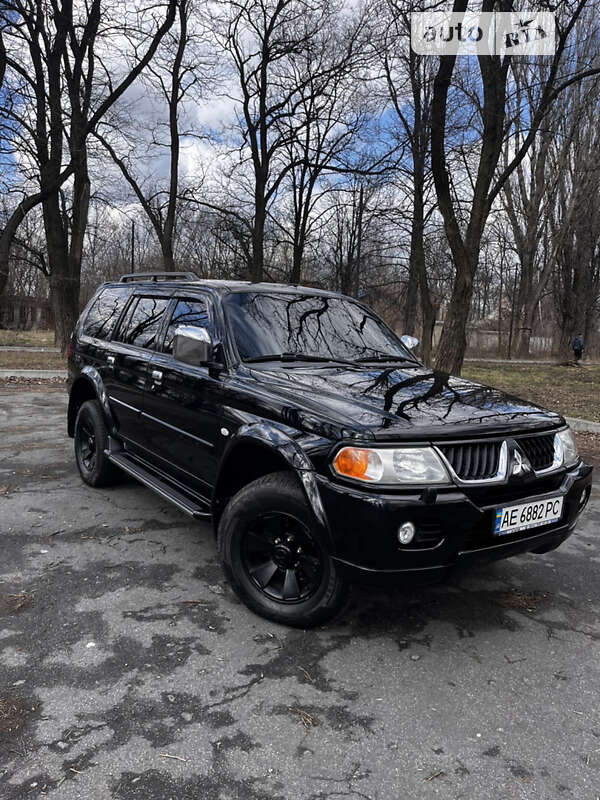 2005 mitsubishi pajero sport