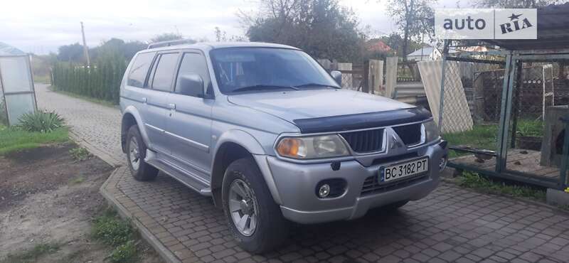 2005 mitsubishi pajero sport