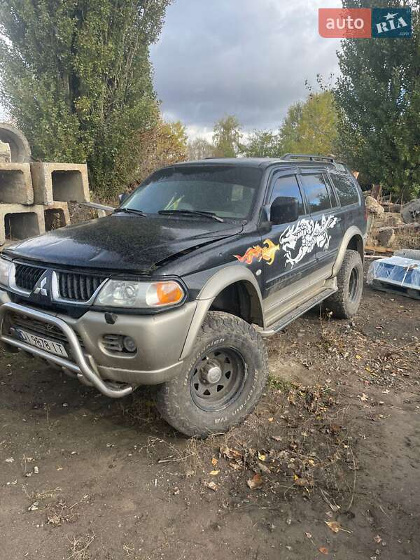 2005 mitsubishi pajero sport