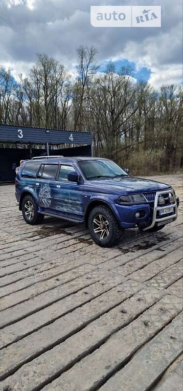 2005 mitsubishi pajero sport