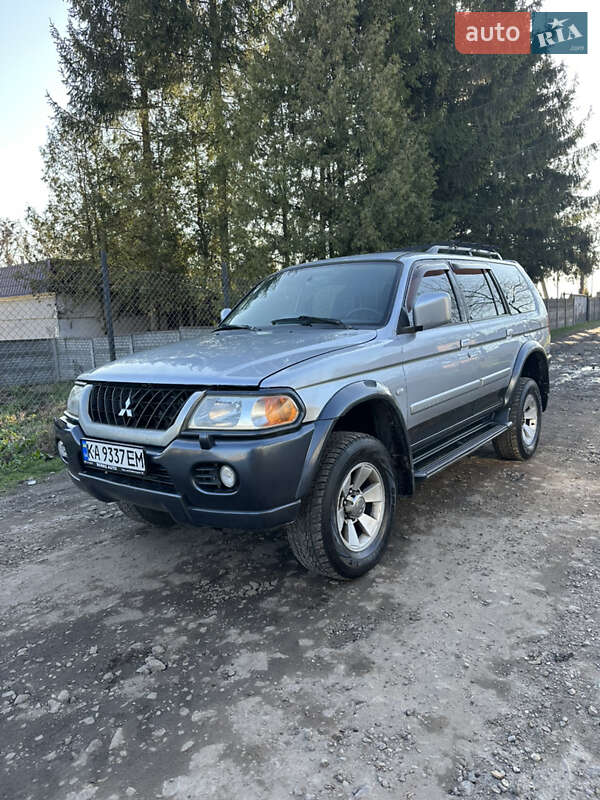 2005 mitsubishi pajero sport