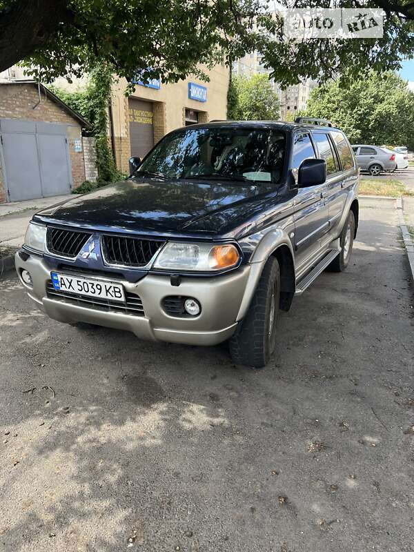 2005 mitsubishi pajero-sport