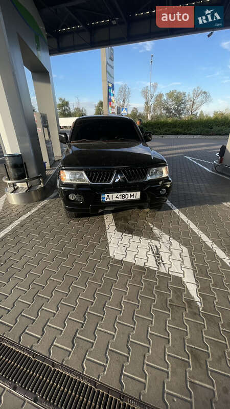 2005 mitsubishi pajero sport