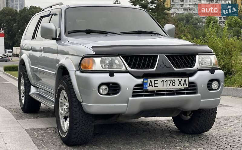2005 mitsubishi pajero sport
