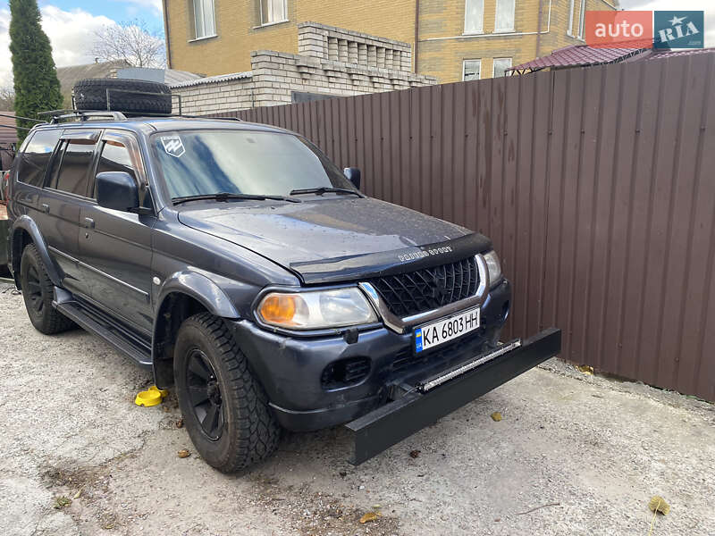 2005 mitsubishi pajero sport