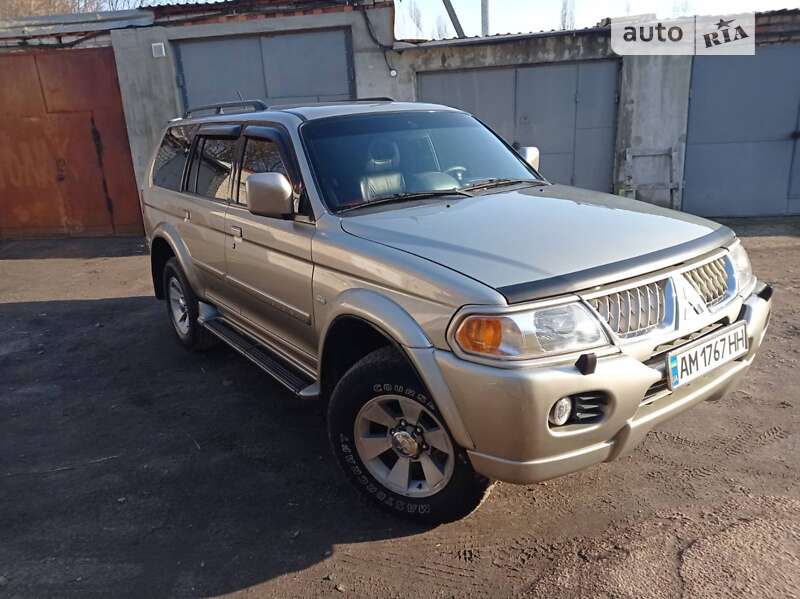 2006 mitsubishi pajero