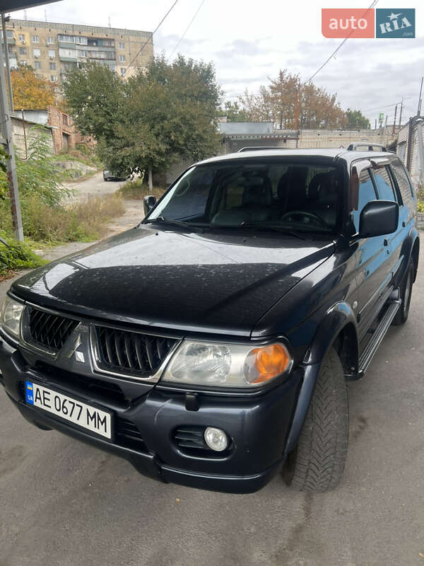 2006 mitsubishi pajero