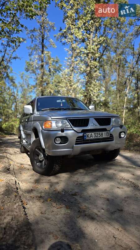 2006 mitsubishi pajero sport