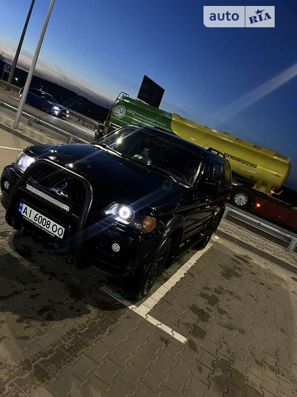 2006 mitsubishi pajero