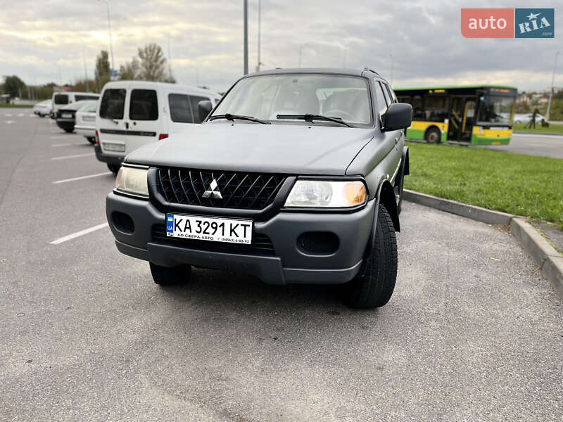 2006 mitsubishi pajero