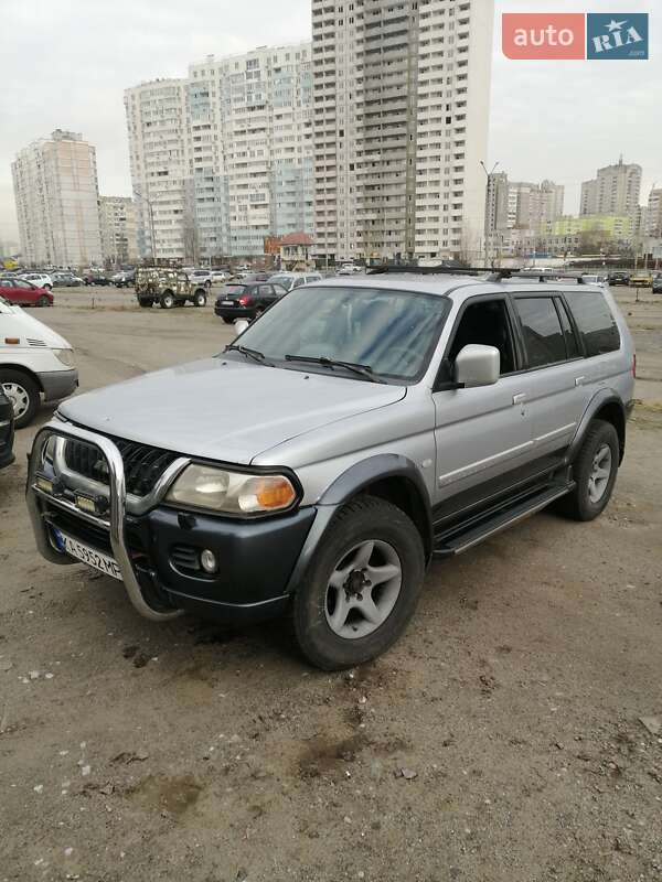 2006 mitsubishi pajero sport
