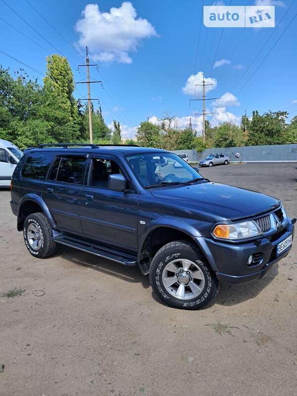 2007 mitsubishi pajero