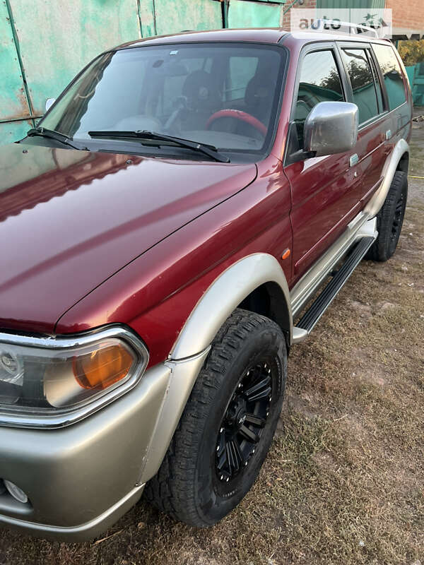2000 mitsubishi pajero sport