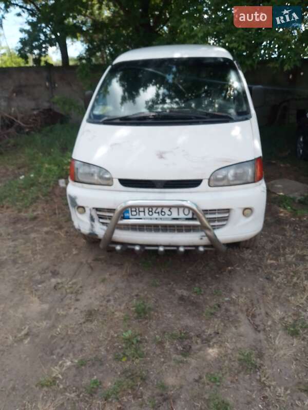 1997 mitsubishi l 400