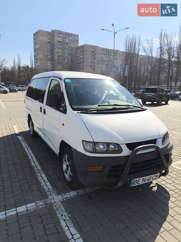 2000 mitsubishi l 400