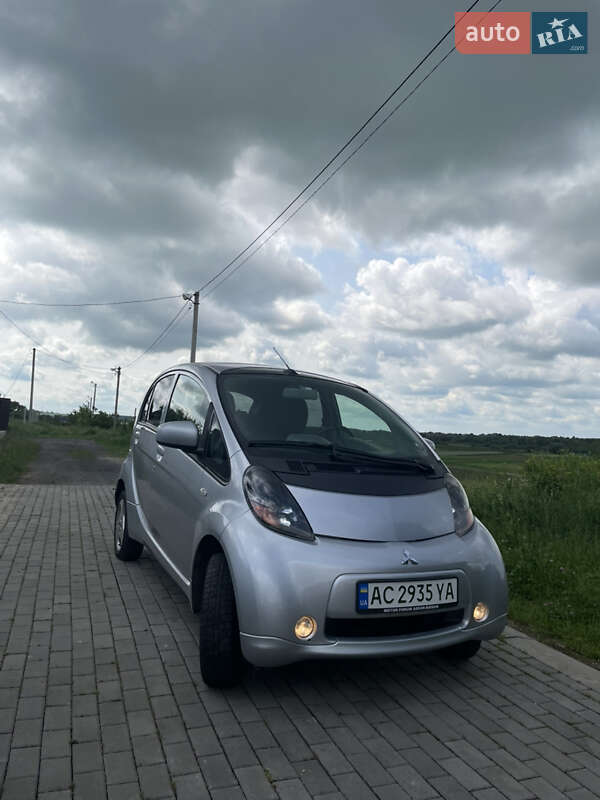 2011 mitsubishi i-miev