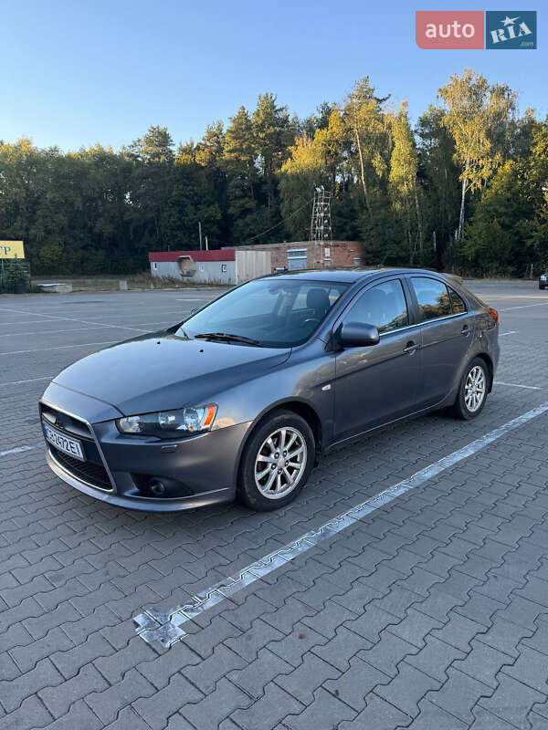 2010 mitsubishi lancer