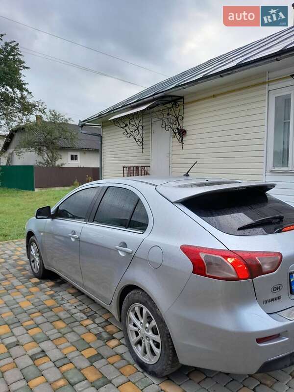 2010 mitsubishi lancer