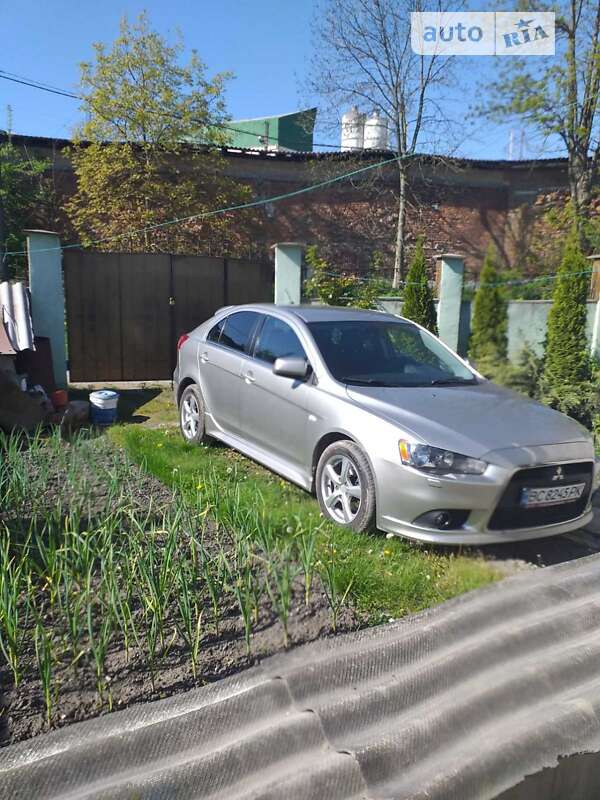 2011 mitsubishi lancer