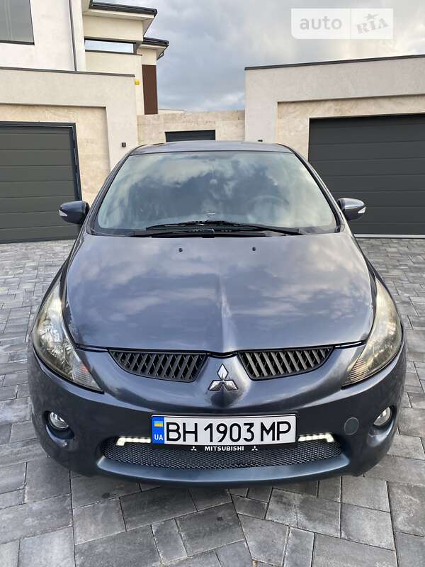 2005 mitsubishi grandis