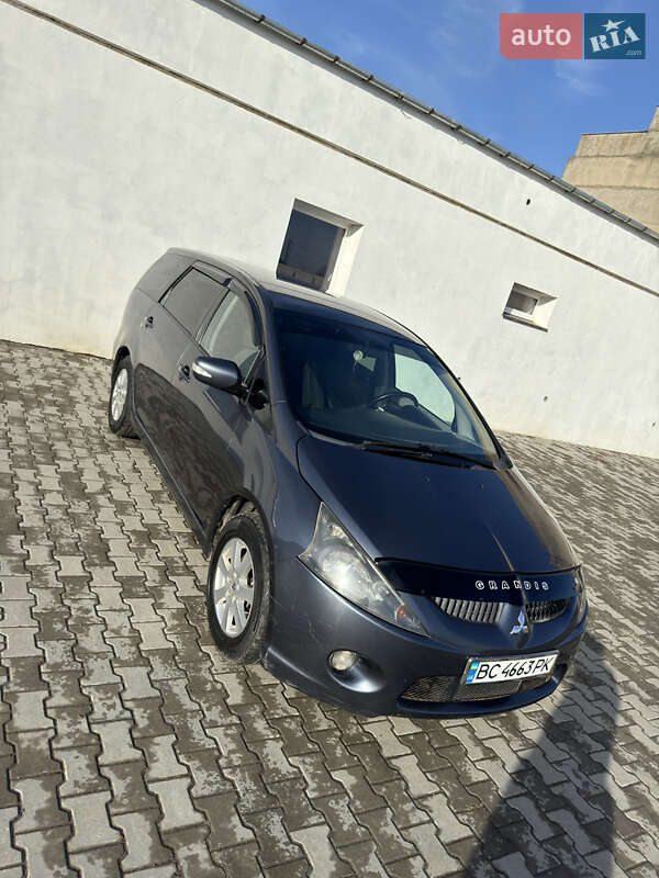 2005 mitsubishi grandis