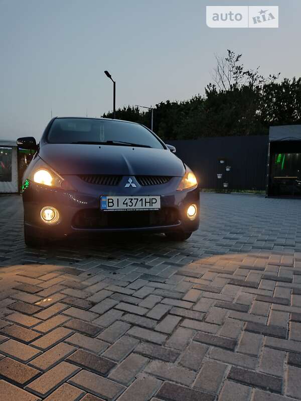 2005 mitsubishi grandis