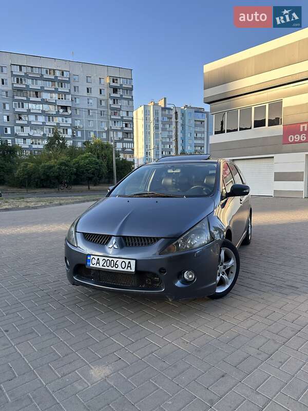2005 mitsubishi grandis