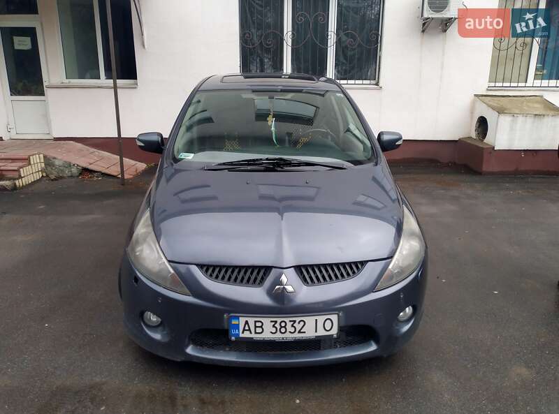 2005 mitsubishi grandis