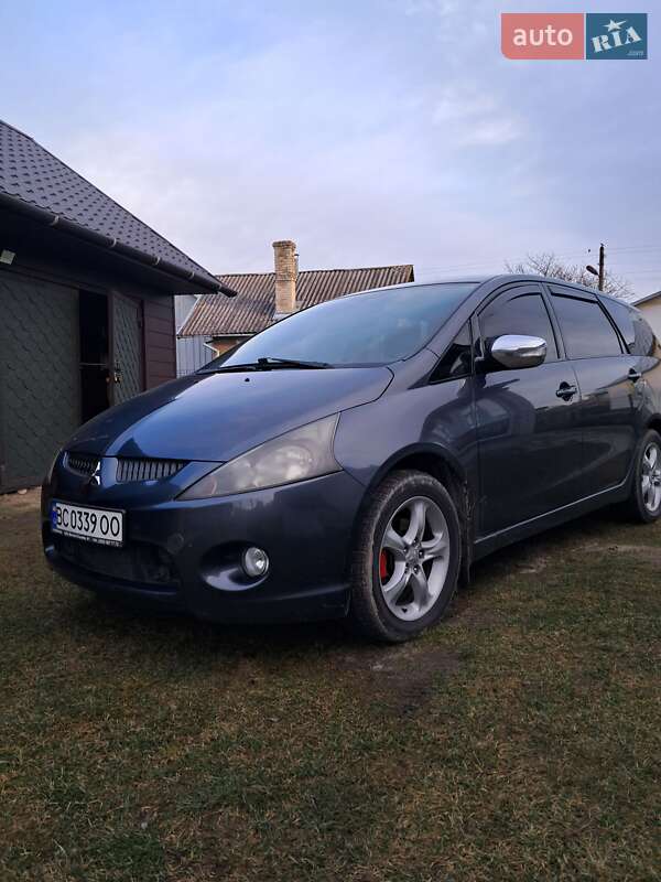 2005 mitsubishi grandis