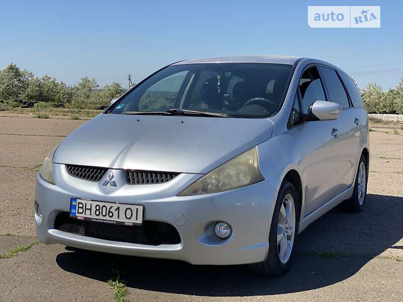 2005 mitsubishi grandis
