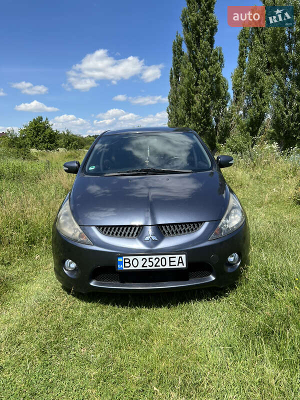 2005 mitsubishi grandis