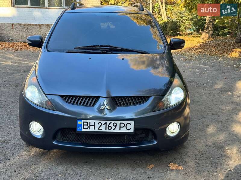 2005 mitsubishi grandis