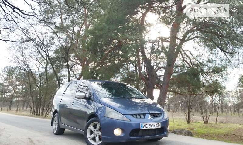 2005 mitsubishi grandis