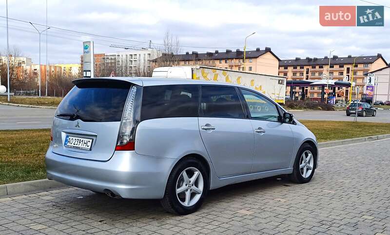 2005 mitsubishi grandis