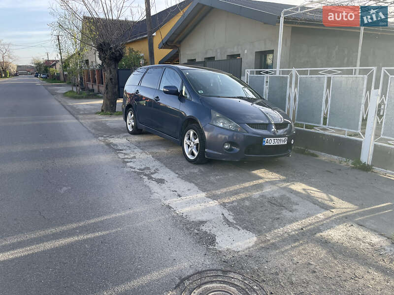 2005 mitsubishi grandis