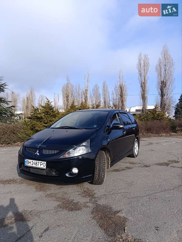 2005 mitsubishi grandis