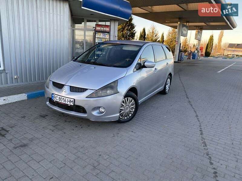 2005 mitsubishi grandis
