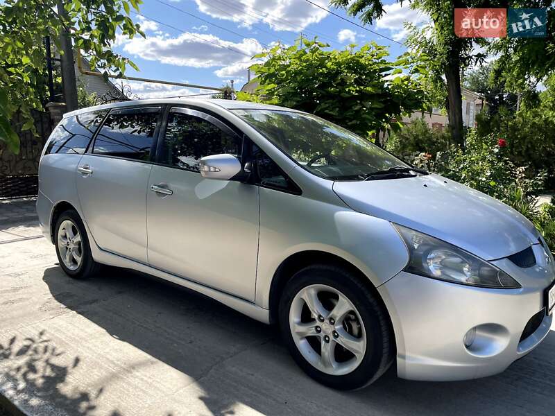 2006 mitsubishi grandis