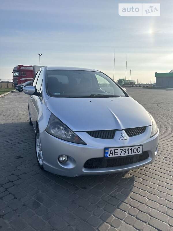 2006 mitsubishi grandis