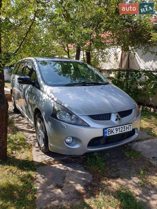 2006 mitsubishi grandis