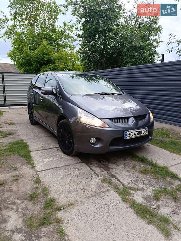 2008 mitsubishi grandis
