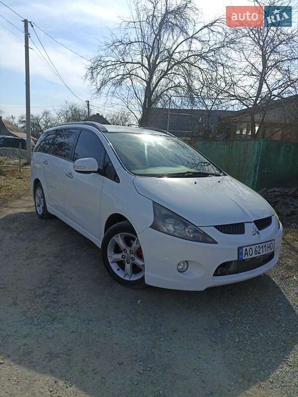 2009 mitsubishi grandis