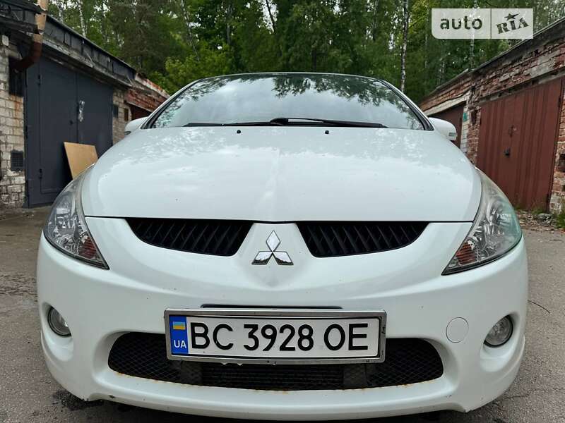 2010 mitsubishi grandis