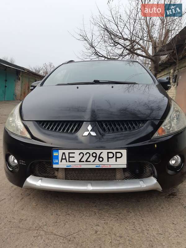 2010 mitsubishi grandis