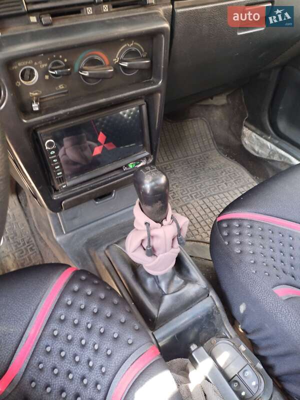 1990 mitsubishi lancer