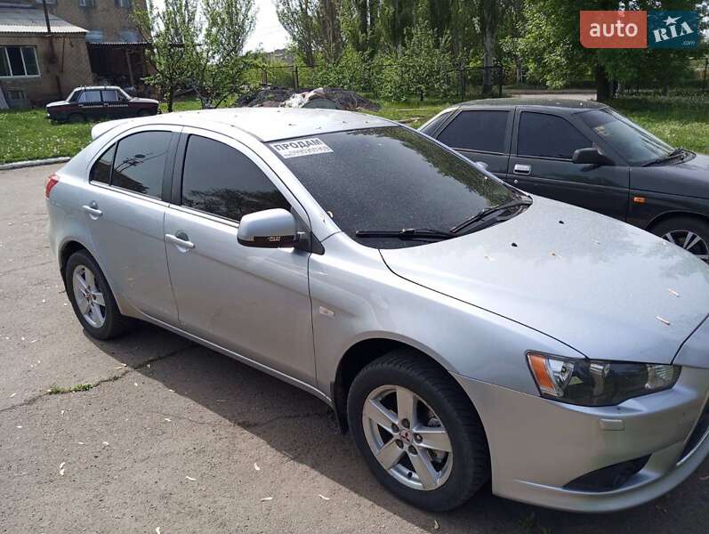 2010 mitsubishi lancer